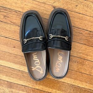 Sam Edelman Black Loafers with Gold Accent Size 6.5